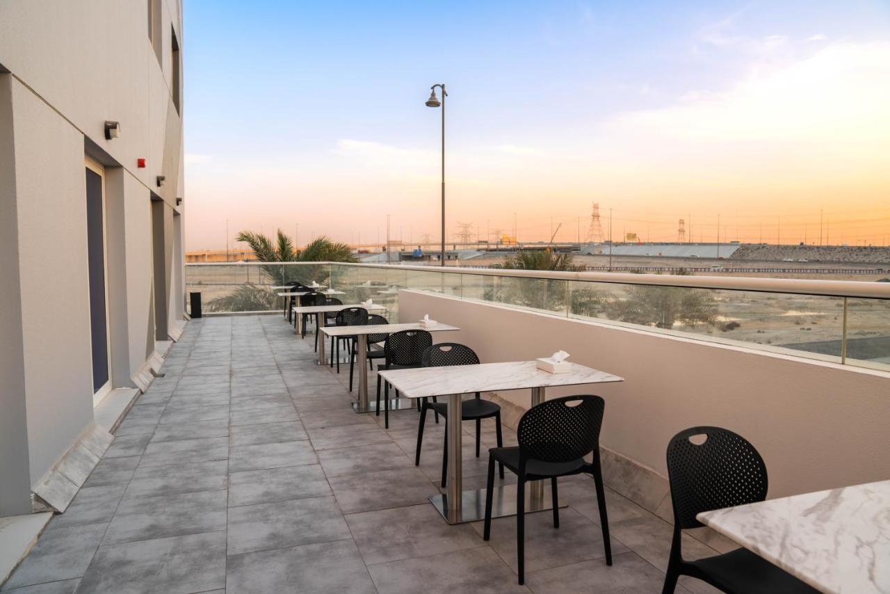 Resivation Hotel Dubai Exterior photo